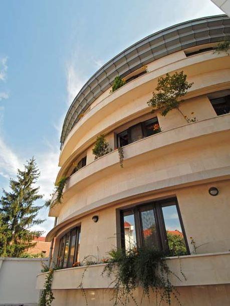 Hozam Wellness Es Apartman Szolnok Exteriör bild