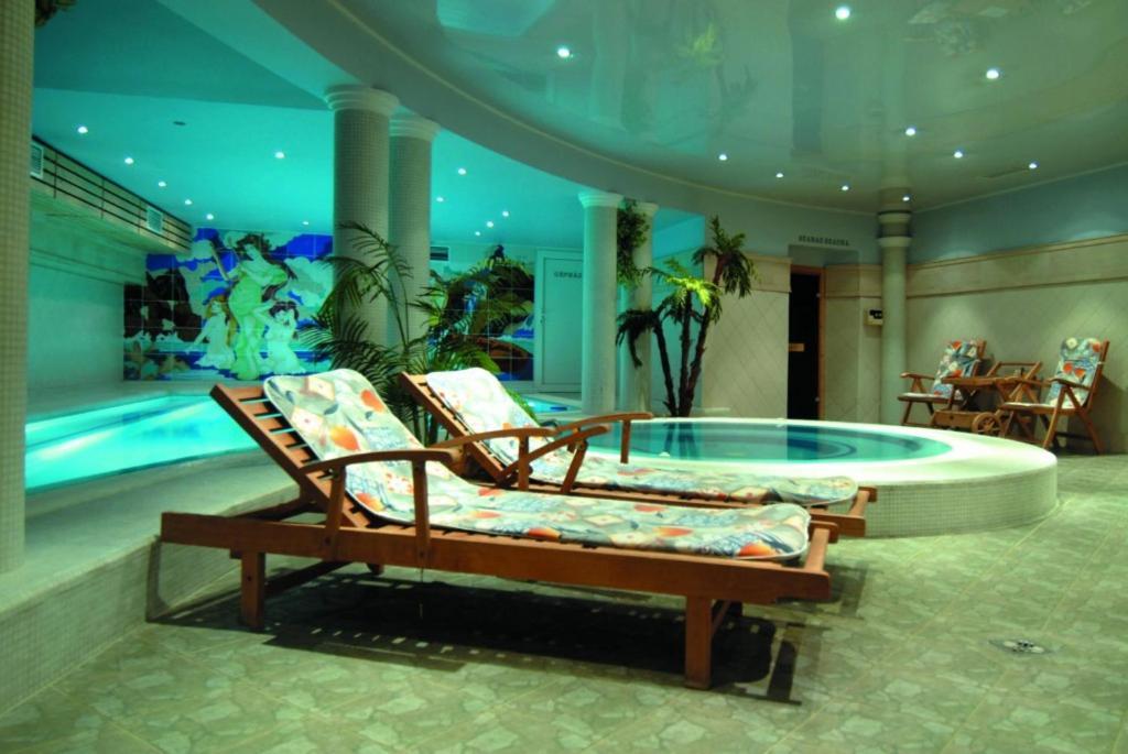 Hozam Wellness Es Apartman Szolnok Exteriör bild