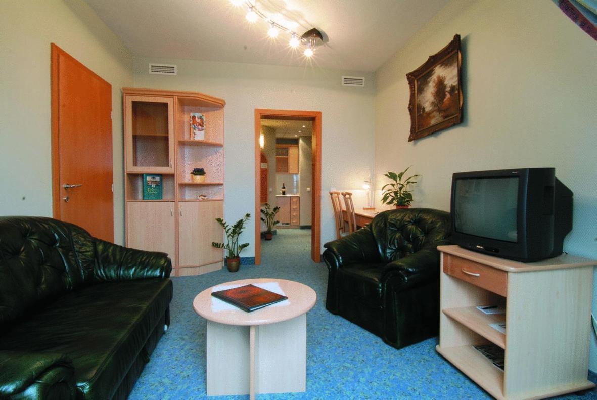 Hozam Wellness Es Apartman Szolnok Rum bild